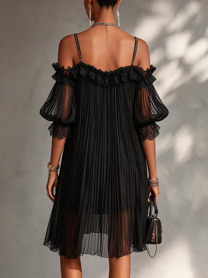 Vittoria | Mini vestido negro de gasa con hombros descubiertos y encaje