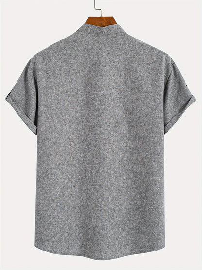 Camisa elegante de manga corta y cuello alto