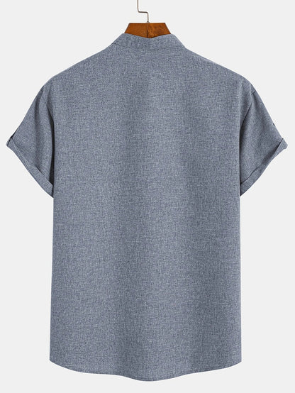 Camisa elegante de manga corta y cuello alto