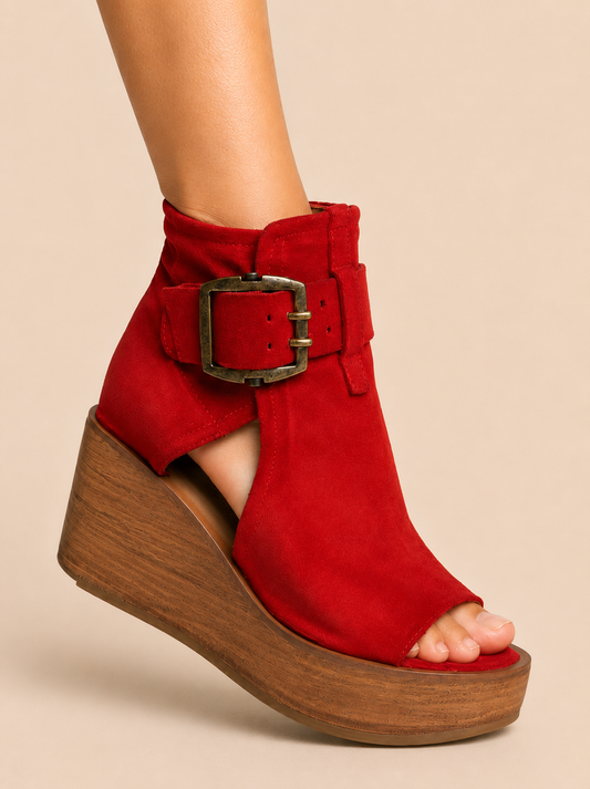 Botines con cuña y puntera abierta de estilo moderno