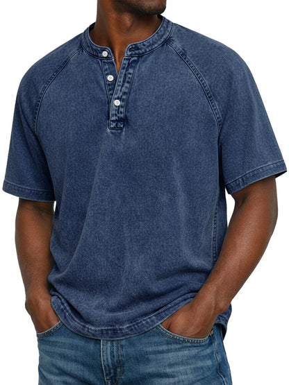 Camisa vintage abotonada para hombre.
