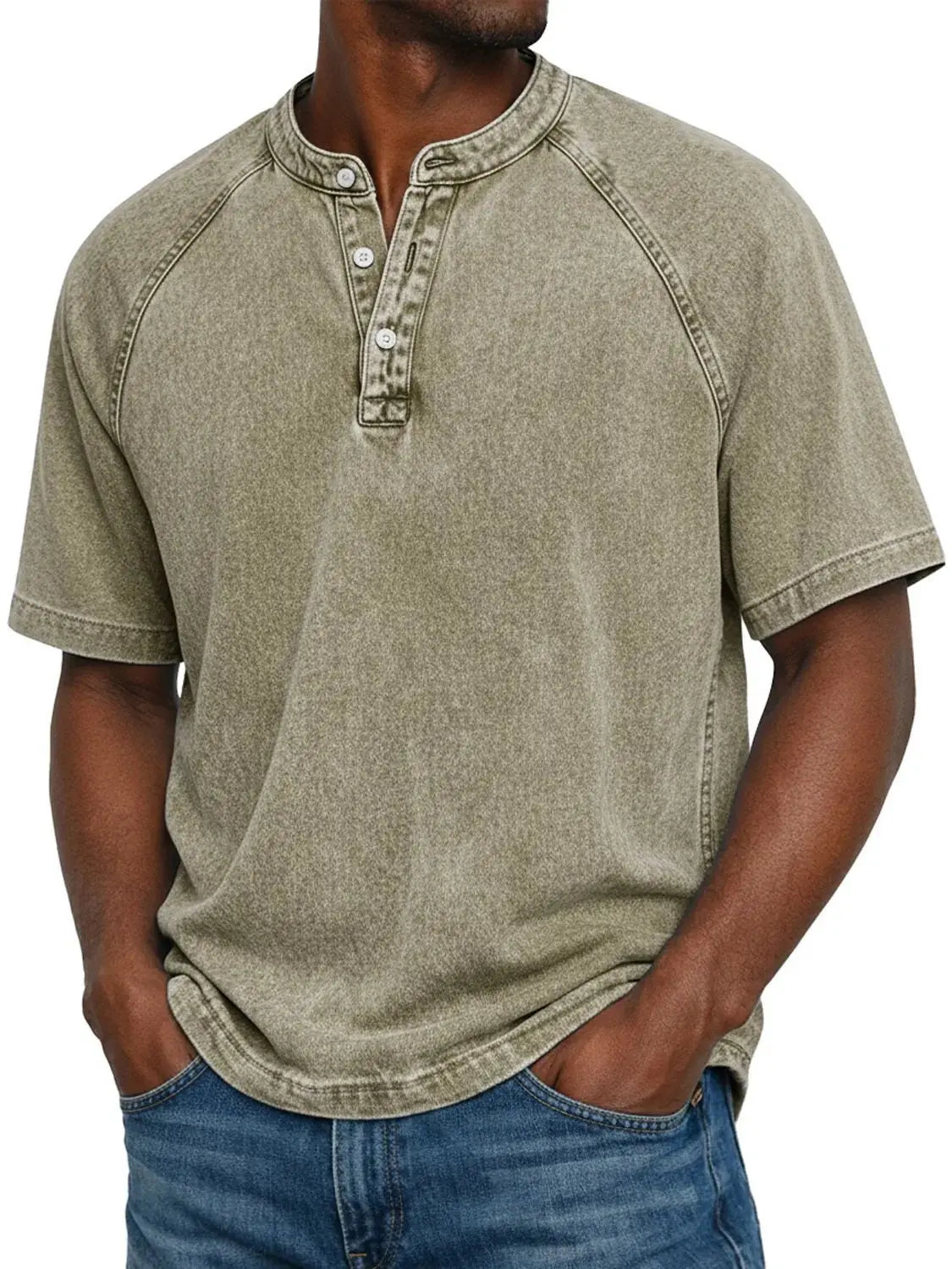 Camisa vintage abotonada para hombre.